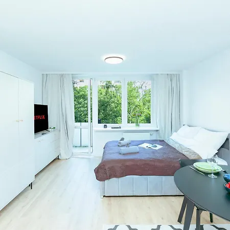 Comfy Saska * 华沙